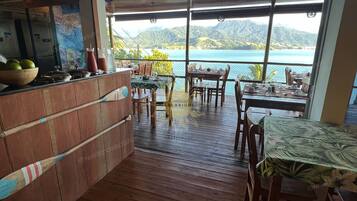 Desayuno bufé gratuito y diario