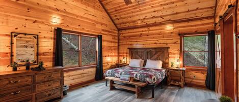 8 habitaciones, tabla de planchar con plancha y cuna de viaje