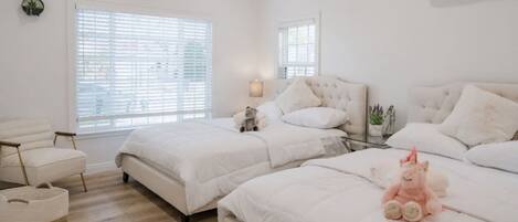 3 室のベッドルーム、アイロン / アイロン台、WiFi、ベッドシーツ