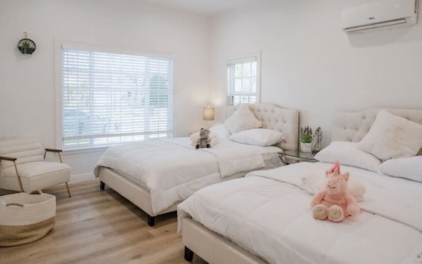 3 soverom, strykejern/-brett, wi-fi og sengetøy