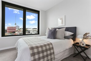 Premium Penthouse | 3 bedrooms, iron/ironing board, free WiFi, bed sheets