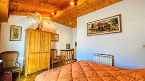 1 quarto, Wi-Fi de cortesia, roupa de cama