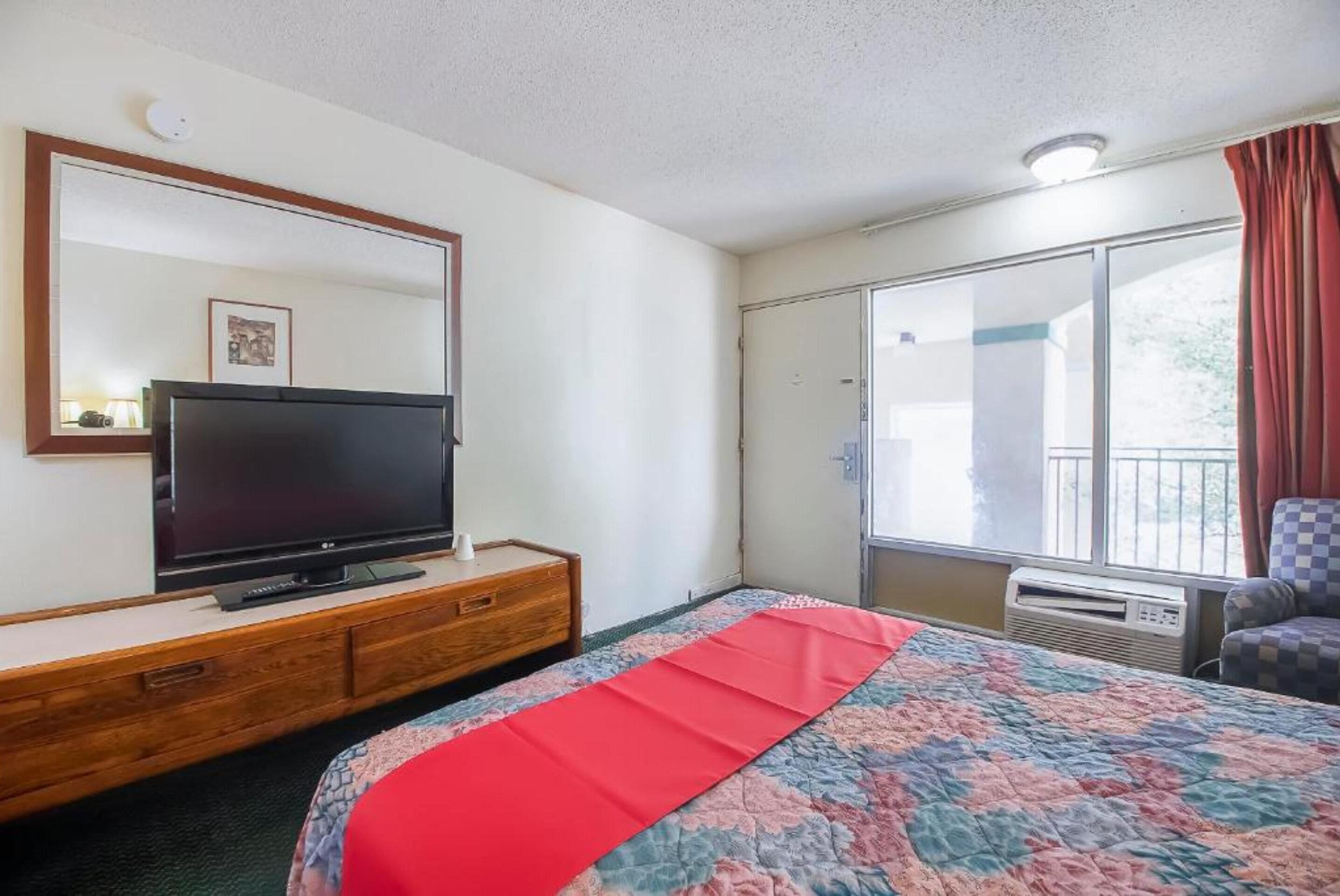 Habitación estándar, 2 camas Queen size | Escritorio, wifi gratis y ropa de cama 