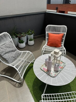 Property grounds - **NEW listing** Bright Spacious two story Townhouse with double garage. (Clifton Hill)