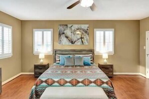 6 habitaciones, tabla de planchar con plancha, cuna de viaje y wifi 