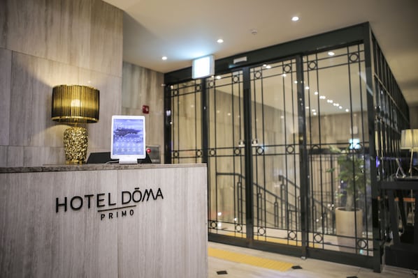 Reception - Hotel Doma Myeongdong (Seoul)