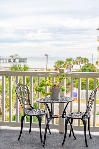 Ocean View Balcony, Across Street to Beach, 1.5 Blocks to Town - Pier Pointe Villas C201