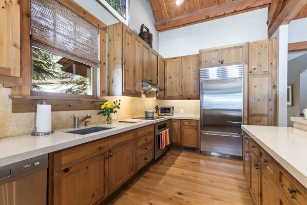 Fridge, microwave, oven, stovetop - Abode at Granite Ridge, luxury lodge, sound system (Teton Village)