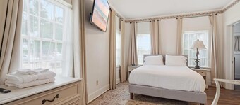 Home Away From Home-4 BR Lafayette Stay in the Heart of Town