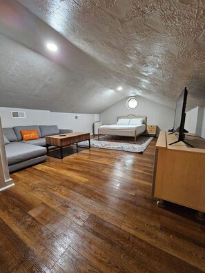 1 habitación, escritorio, wifi y ropa de cama