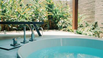 1 bedroom, premium bedding, in-room safe, desk