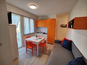 Interior - Beautiful apartment for 4 guests with A/C, WIFI, TV and balcony (San Michele Al Tagliamento)