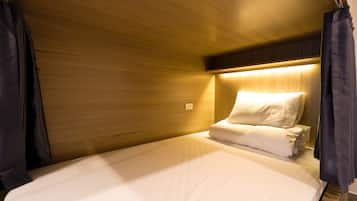 Hypo-allergenic bedding, minibar, blackout drapes, soundproofing