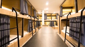 經濟共用宿舍, 男女混合宿舍
