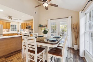 Dining - 193 Evian @ Shipyard | Pet-Friendly | Golf, Pool & Tennis | Walk to Beach (Hilton Head Island)