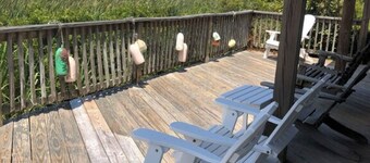 Soundfront Sunsets with Private Dock, Kayaks, Large Pool, Hot Tub, Guesthouse