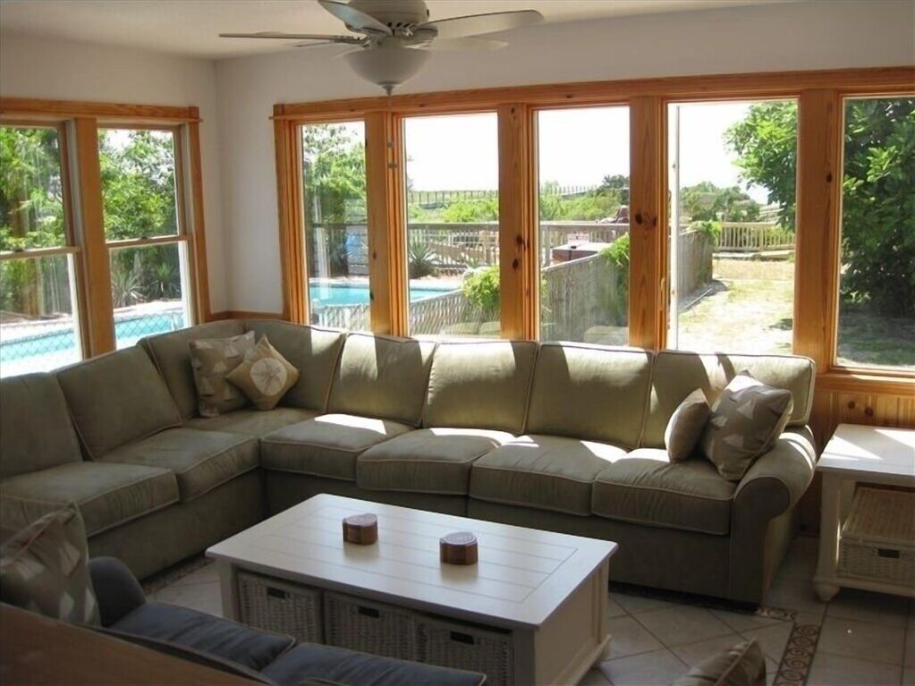 Soundfront Sunsets With Private Dock, Kayaks, Large Pool, Hot Tub, Guesthouse - Outer Banks