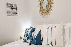 3 habitaciones, tabla de planchar con plancha, cuna de viaje y wifi