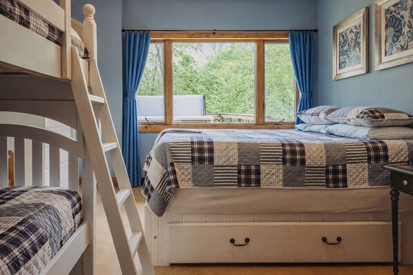 5 habitaciones, escritorio, tabla de planchar con plancha y wifi gratis