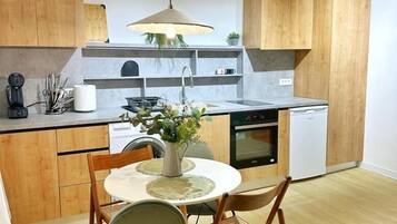Fridge, microwave, oven, stovetop