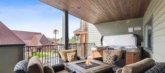2 Bedroom/2 Bathroom Condo with Private Hot Tub, Fire Pit & Large Outdoor Space