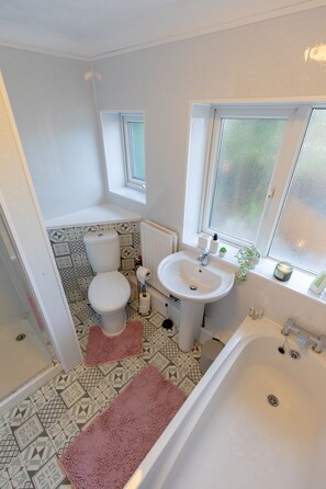 House | Bathroom