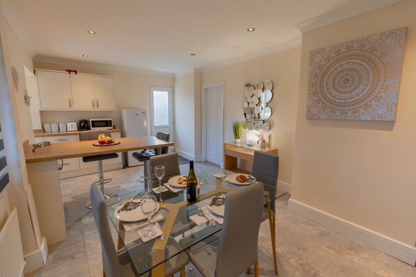 House | Dining