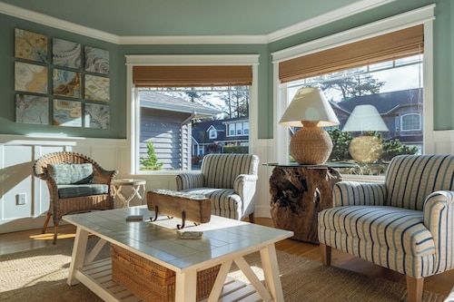 Truly a Treasure by Avantstay Walk to Beach, Patio