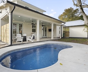 A heated pool - Yeah, Bay-by! Modern Farmhouse in Old Town Bay Saint Louis (Bay St. Louis)