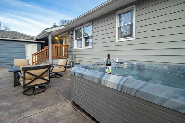 Terrace/patio - Life is GRAND! So very GRAND! (Glenwood Springs)