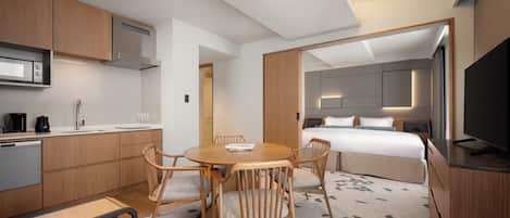 Studio Suite, Corner