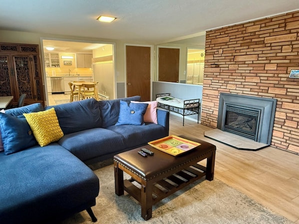 Smart TV y chimenea