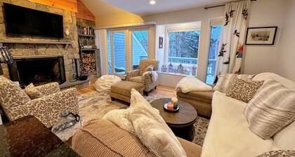 R20 luxury ski-in/out townhome in Bretton Woods next to beginner ski trail!
