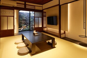 Interior detail - Tsumugi Kamiurokogatacho (Kyoto)