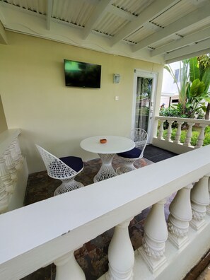 Terrace/patio - Beach Breeze At Negril Beach Club (Negril)