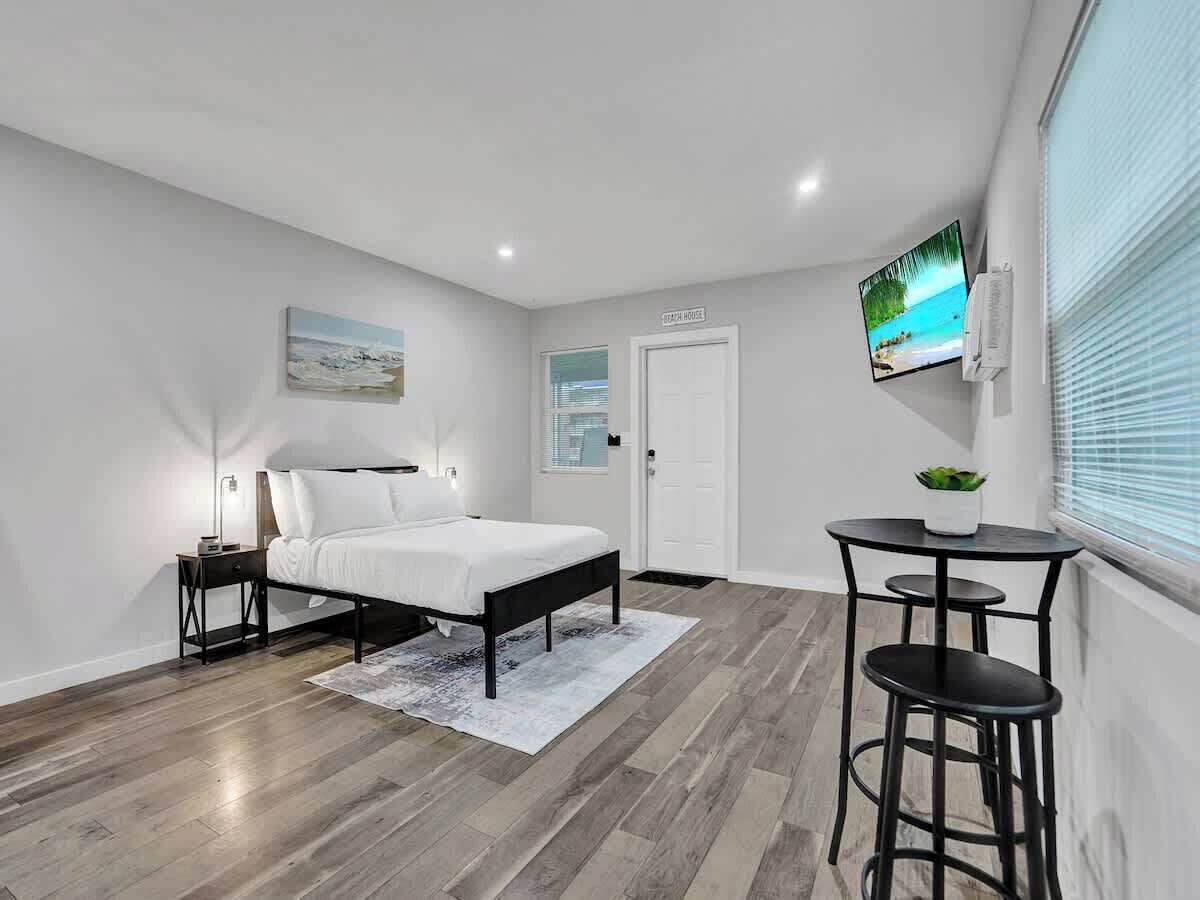 Bügeleisen/Bügelbrett, Reisekinderbett, kostenloses WLAN