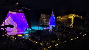 Vista frontal de la propiedad