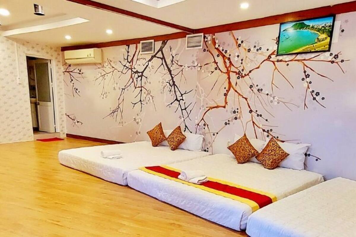 Dormitório compartilhado standard, vista para o jardim | Banheiro | Produtos de toalete grátis, secador de cabelo, chinelos