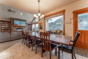 Dining - Waterfront Home, Pool, Hot Tub. Minutes to Chelan! (Orondo)