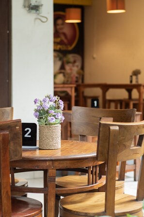 Restaurant - Miraa Guest House & Resto (Denpasar)