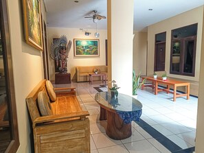 Exterior - Miraa Guest House & Resto (Denpasar)