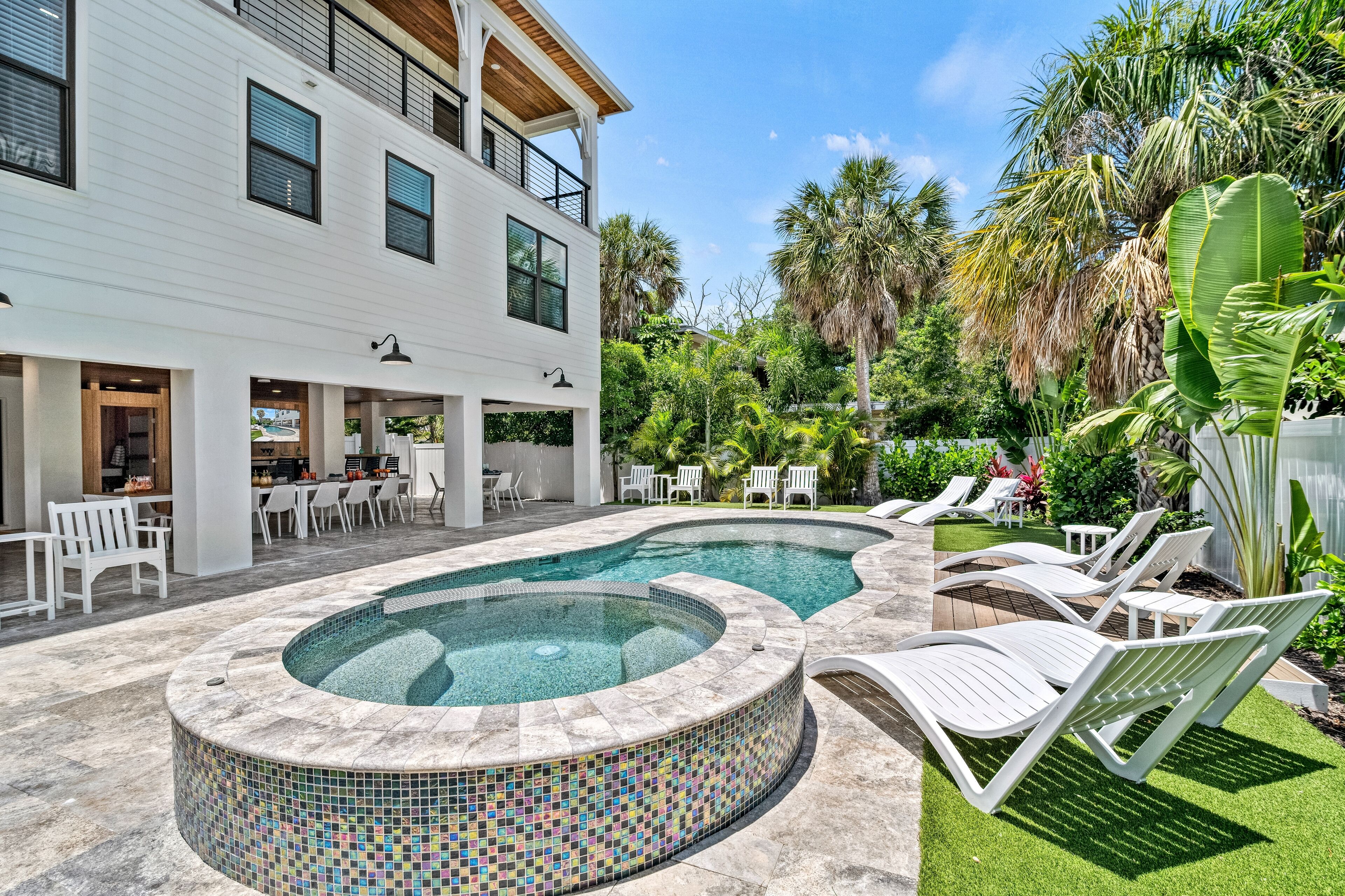 Luxe Lagoon | Located in SK Village! Private Pool & Spa, Rooftop, Pet Friendly 🏝️☀️🐶