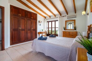 3 chambres, fer et planche à repasser, accès au Wi-Fi (inclus)