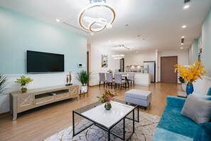 Executive Apartment, 4 Bedrooms | Desk, blackout curtains, soundproofing, free WiFi - Vinhomes Skylake Managed by Anstay Residence (Hanoi)