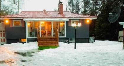 The Mara Waterfront Cottage, Muskoka