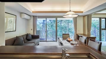 Condo, 1 Bedroom | 1 bedroom, down duvets, free WiFi, bed sheets