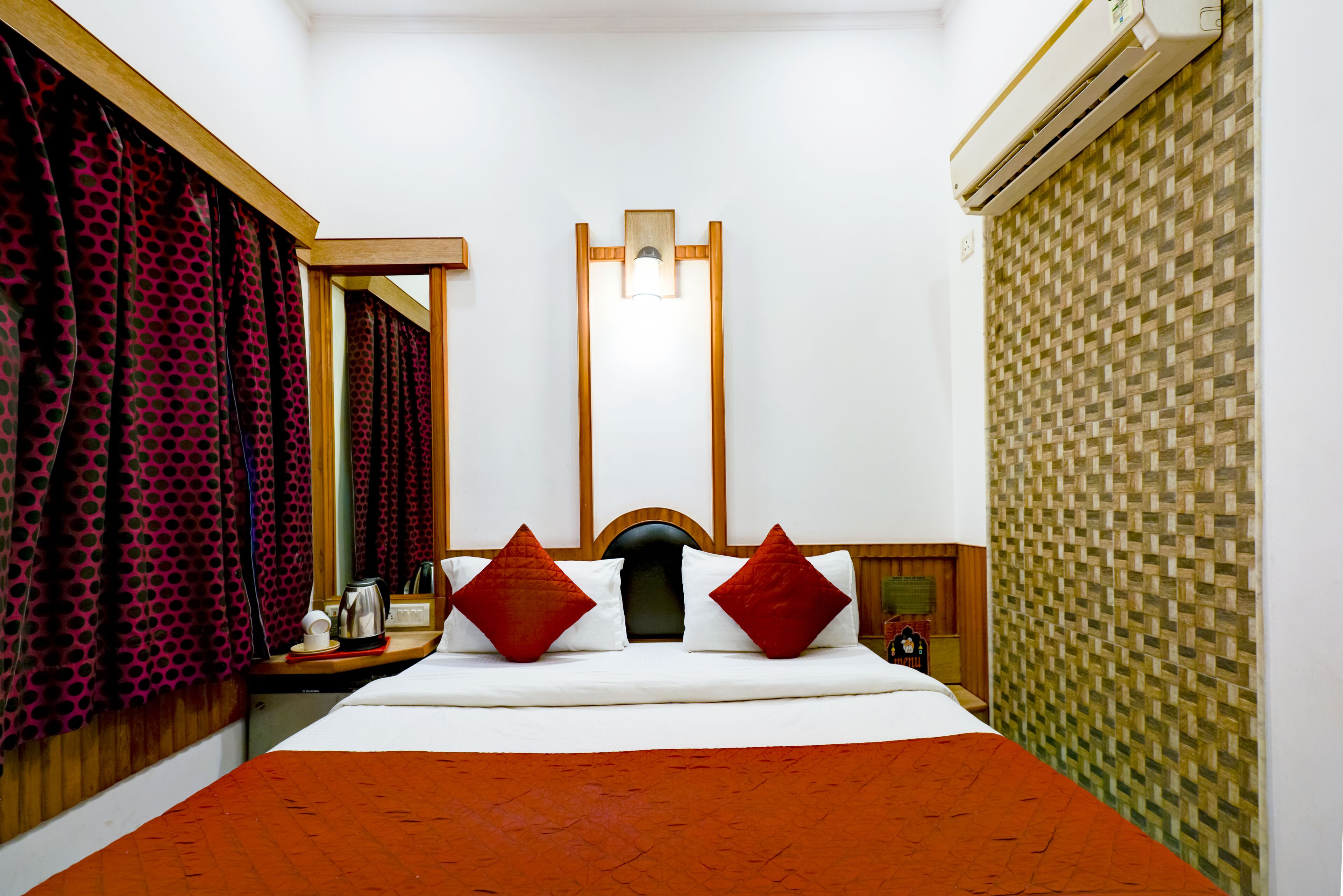 Photo - Natraj Yes Please -New Delhi