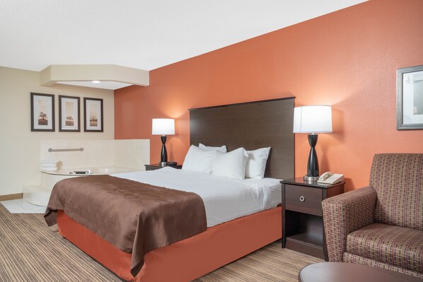 Deluxe Suite, 1 King Bed, Hot Tub - ASPEN HOTEL ROGERS -FORMERLY AMERICINN (Rogers)