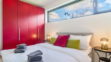 1 bedroom, iron/ironing board, free WiFi, bed sheets