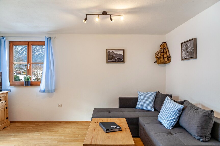 Apartment Zugspitze With Mountain View, Balcony, And Wi-fi - Garmisch-Partenkirchen
